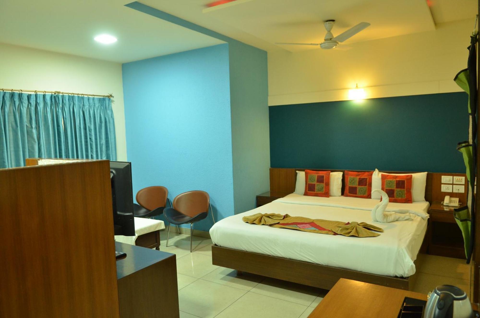 Cubbon Suites - 10 Minute Walk To Mg Road, Mg Road Metro And Church Street Бангалор Экстерьер фото