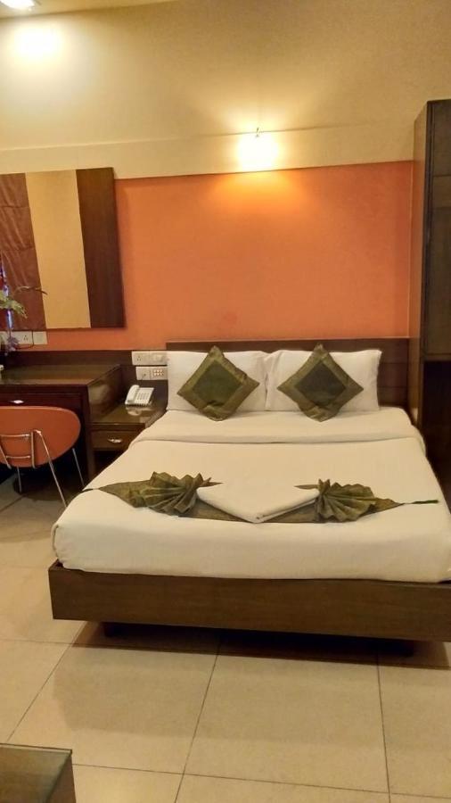 Cubbon Suites - 10 Minute Walk To Mg Road, Mg Road Metro And Church Street Бангалор Экстерьер фото